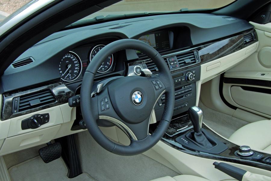  BMW 3-Series Convertible 2007 года  (фото 101 из 239)